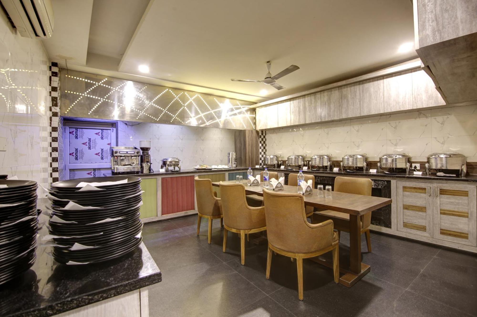 Hotel Delhi 37 By Star Group Near Delhi Airport New Delhi Buitenkant foto